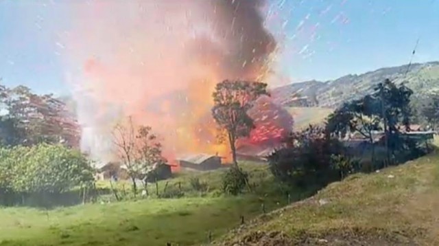 fireworks-factory-explodes-in-colombia
